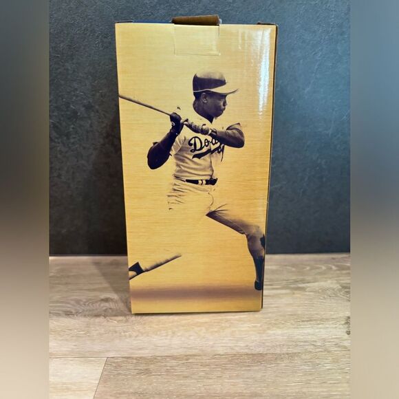 2024 SGA Los Angeles Dodgers Legend Dusty Baker Bobblehead MLB NEW - Picture 4 of 13